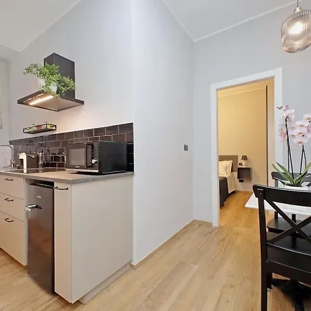 Ostiense Upsidedown Daire